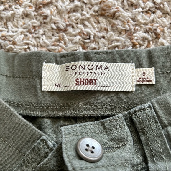 Casual Women's Shorts Size 8 - Picture 3 of 4